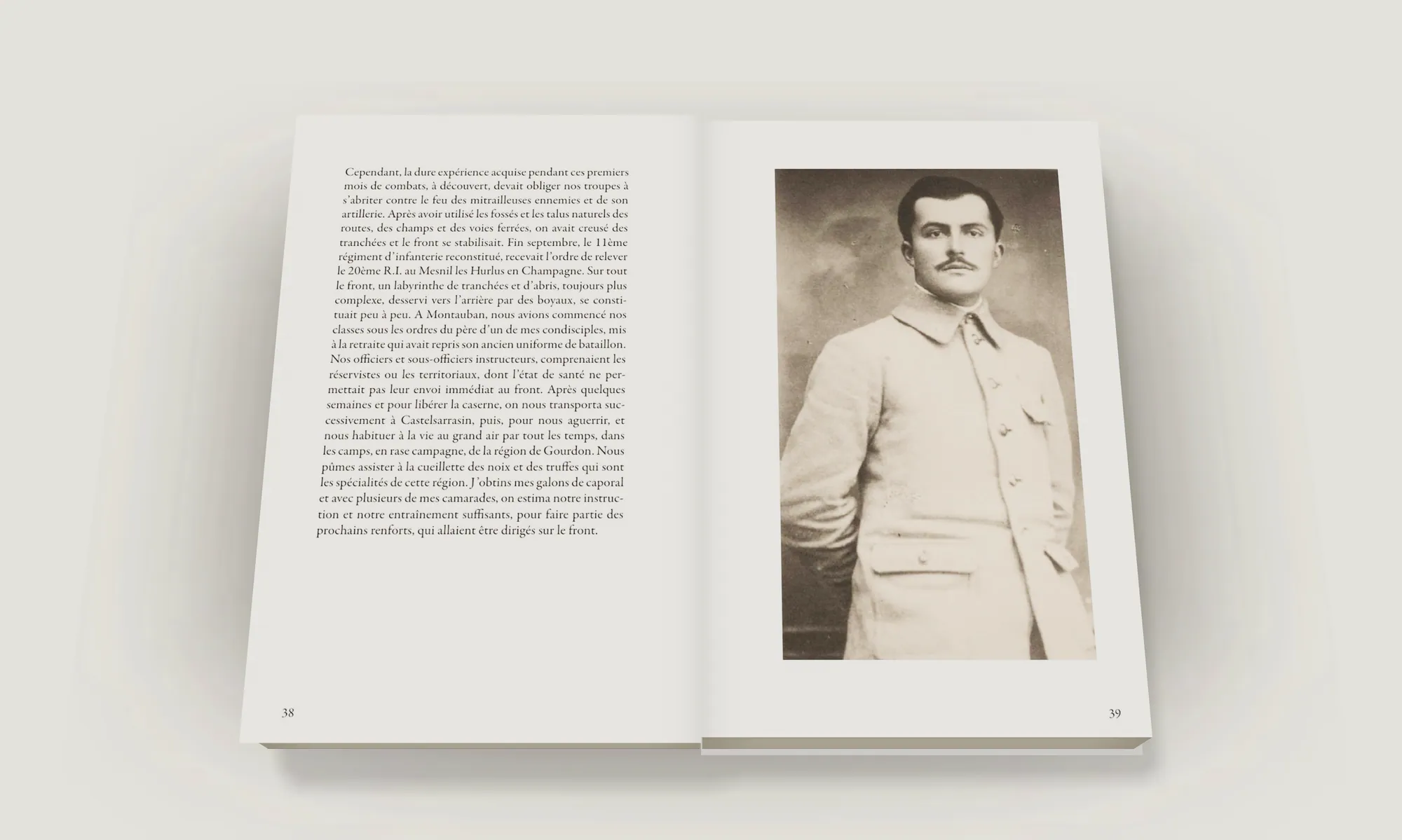 Double page intérieure avec un portrait d’archives
